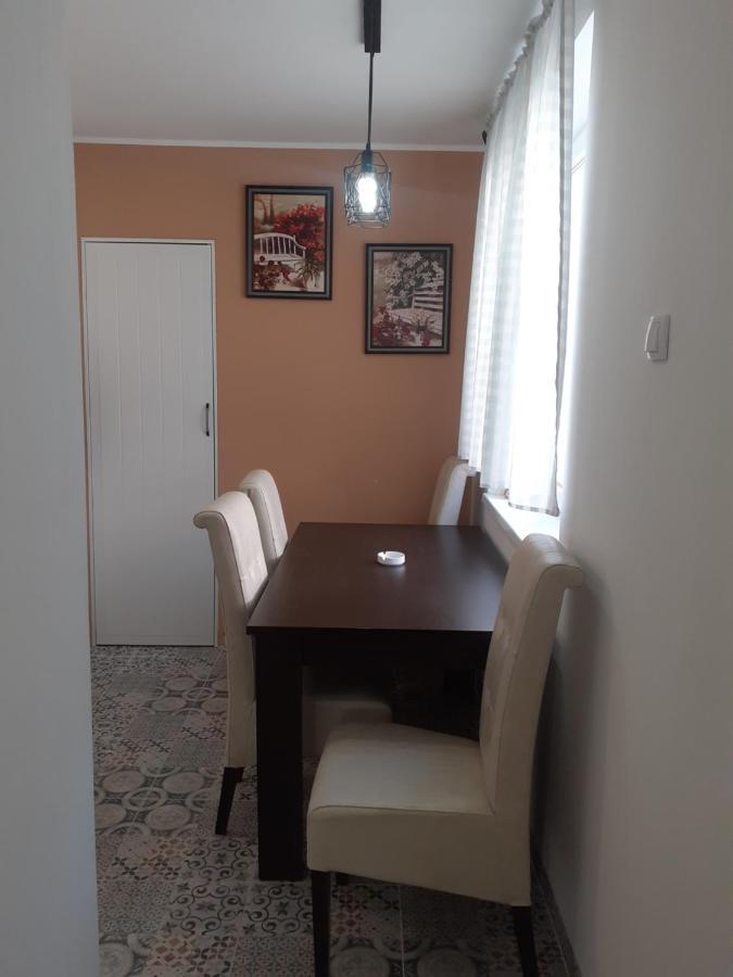 Apartman Jovana Sremska Mitrovica Dış mekan fotoğraf