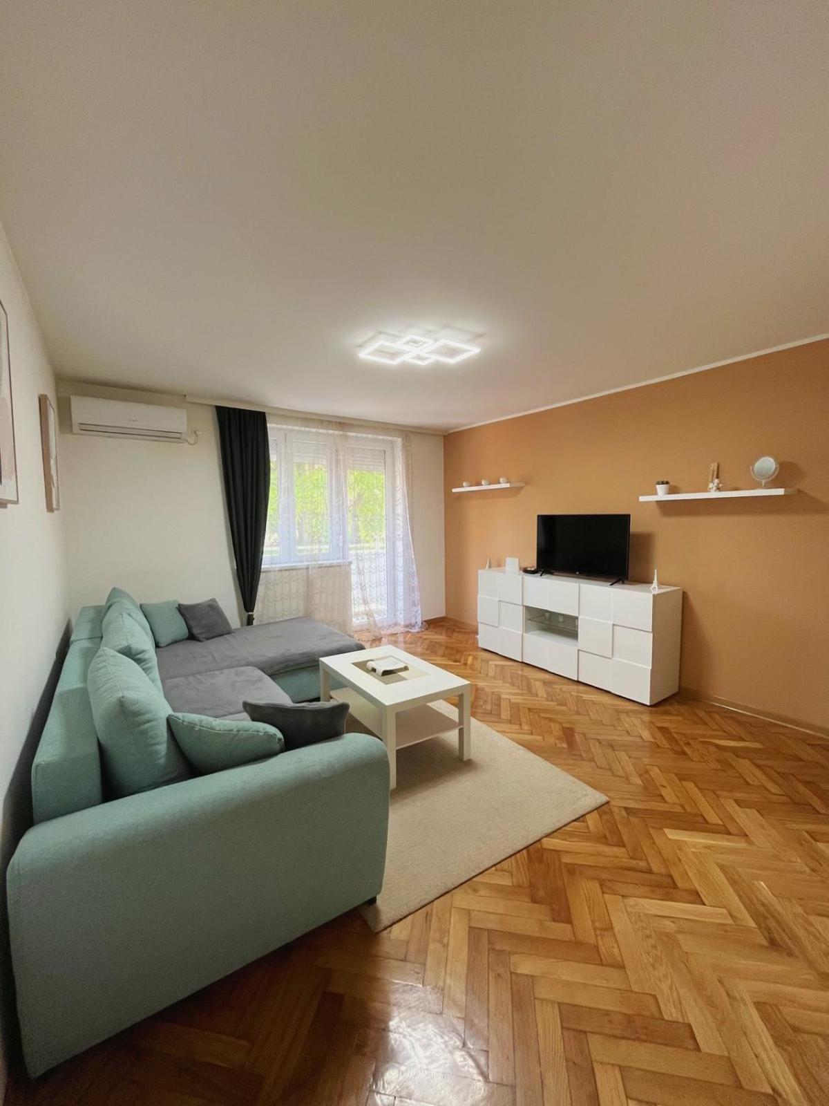 Apartman Jovana Sremska Mitrovica Dış mekan fotoğraf